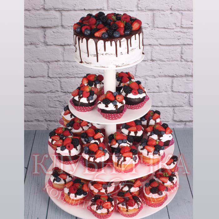 Свадебный торт с пирожными "Рошфор ягодный" 1700 руб/кг + капкейк 250руб/шт